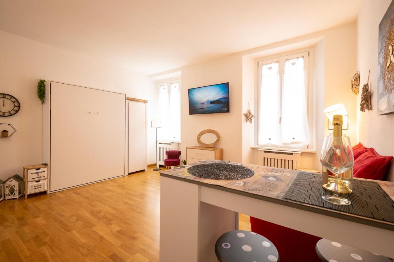 Portatorre Suite, A Charming Apartment In The Heart Of Como, Free Private Parking, Air Conditioning & More! Εξωτερικό φωτογραφία