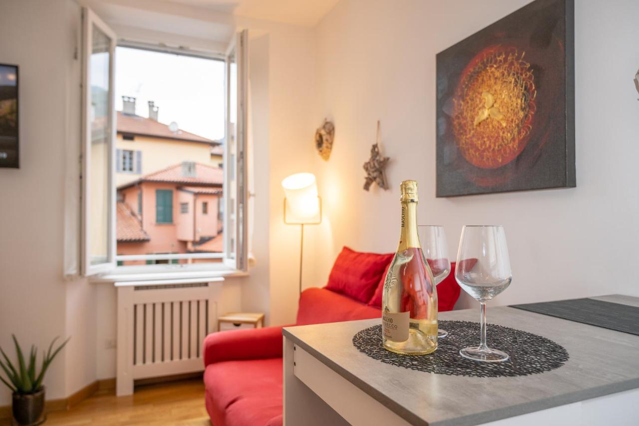 Portatorre Suite, A Charming Apartment In The Heart Of Como, Free Private Parking, Air Conditioning & More! Εξωτερικό φωτογραφία