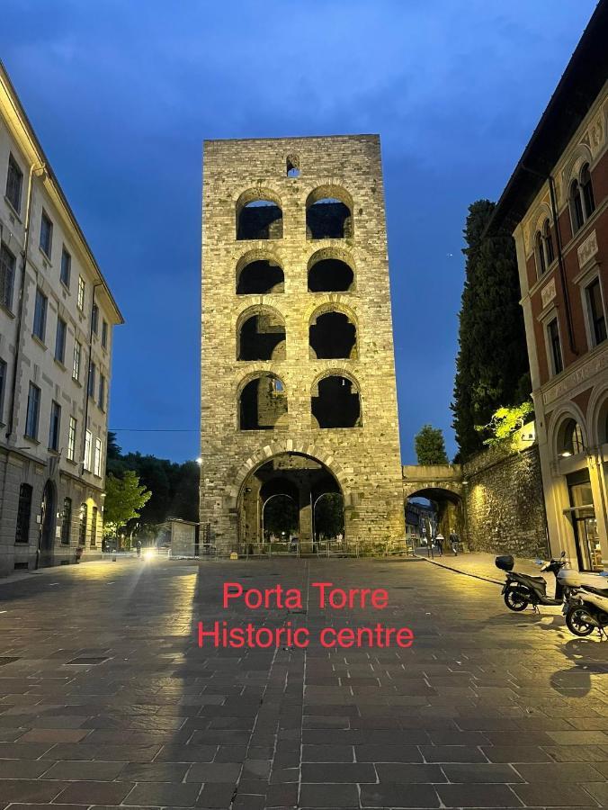 Portatorre Suite, A Charming Apartment In The Heart Of Como, Free Private Parking, Air Conditioning & More! Εξωτερικό φωτογραφία