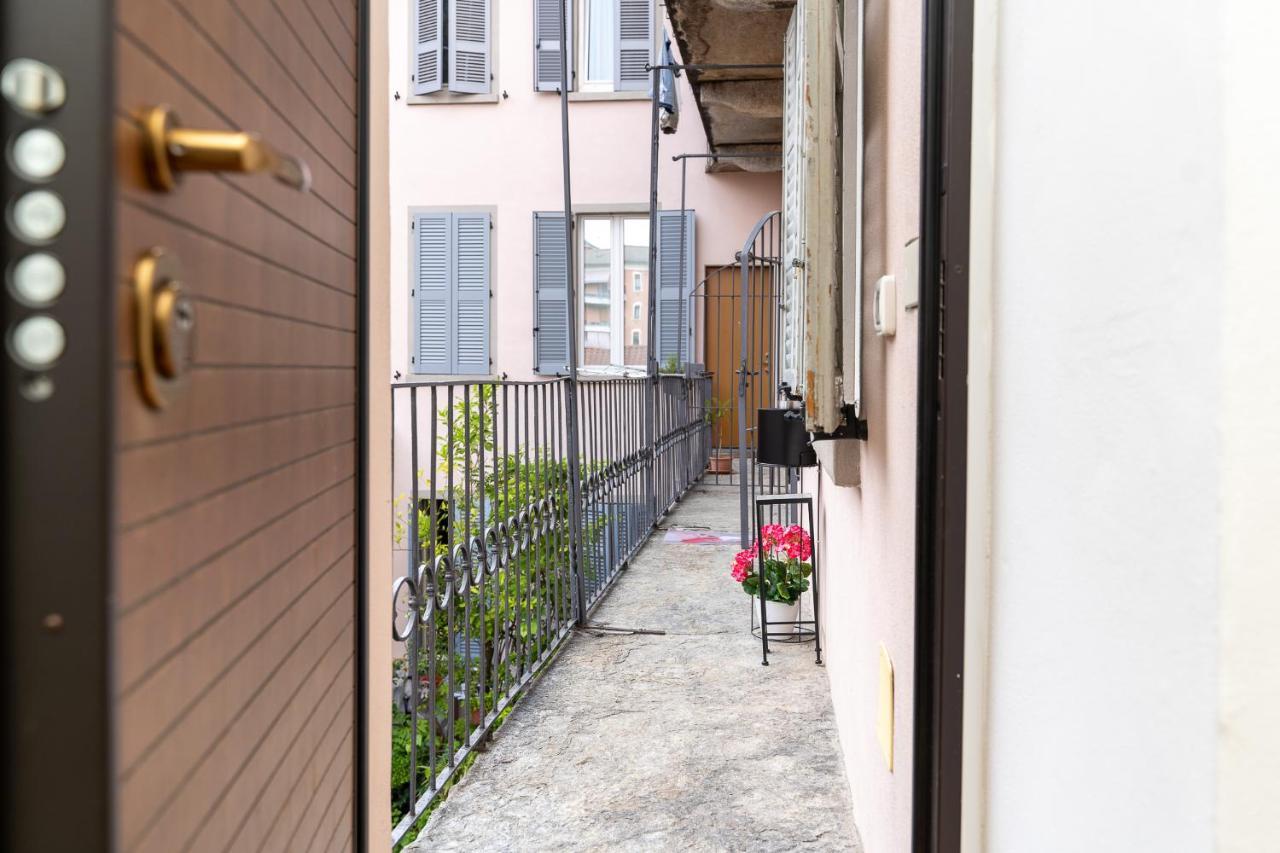 Portatorre Suite, A Charming Apartment In The Heart Of Como, Free Private Parking, Air Conditioning & More! Εξωτερικό φωτογραφία