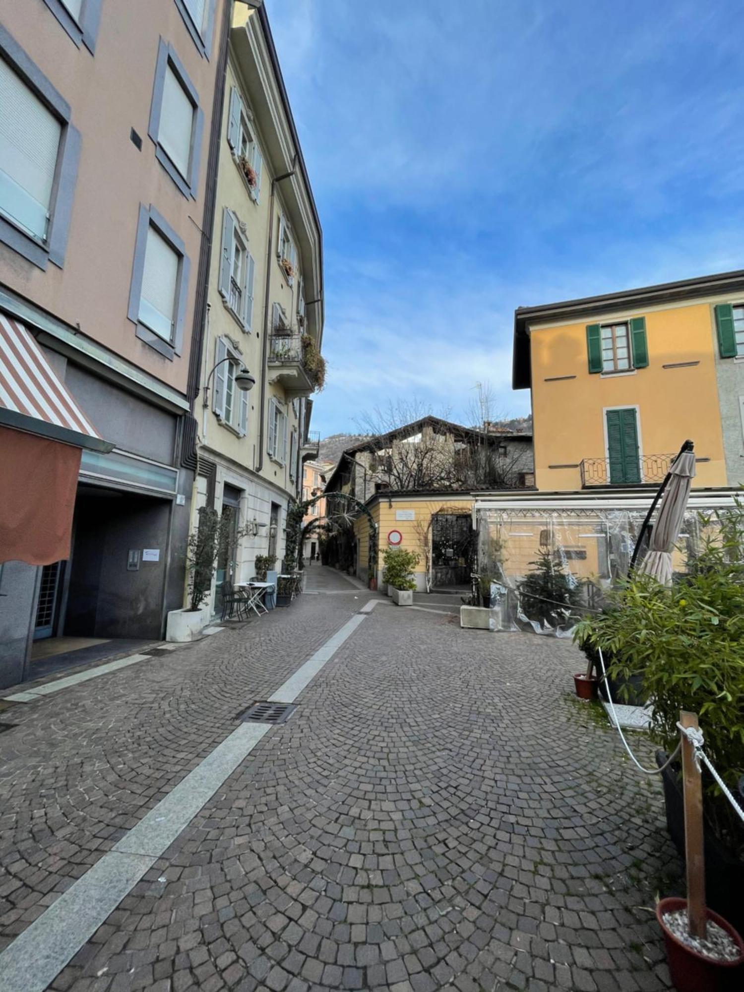 Portatorre Suite, A Charming Apartment In The Heart Of Como, Free Private Parking, Air Conditioning & More! Εξωτερικό φωτογραφία