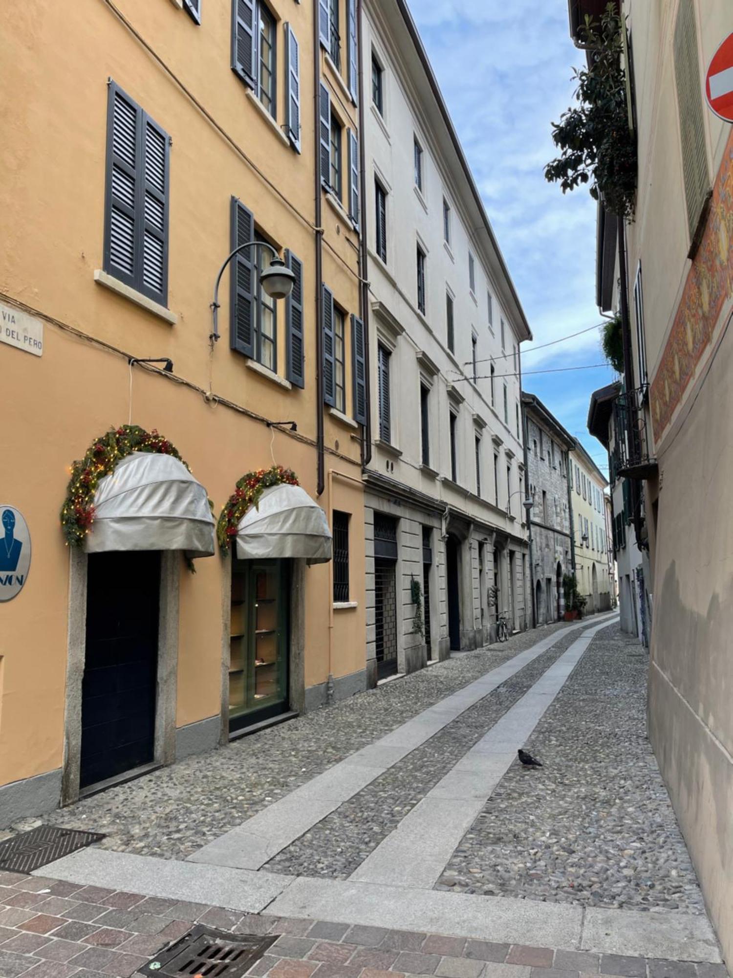 Portatorre Suite, A Charming Apartment In The Heart Of Como, Free Private Parking, Air Conditioning & More! Εξωτερικό φωτογραφία