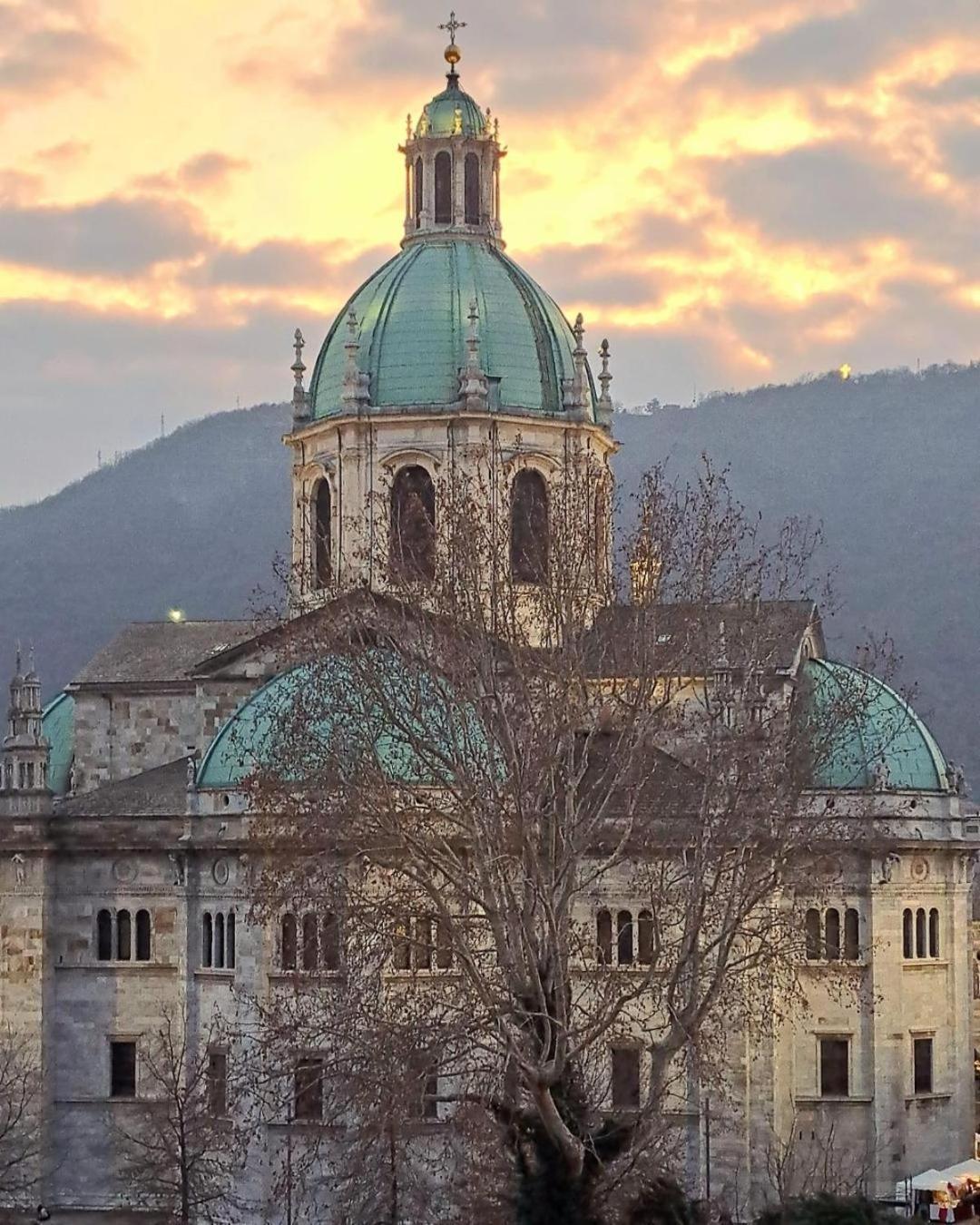 Portatorre Suite, A Charming Apartment In The Heart Of Como, Free Private Parking, Air Conditioning & More! Εξωτερικό φωτογραφία