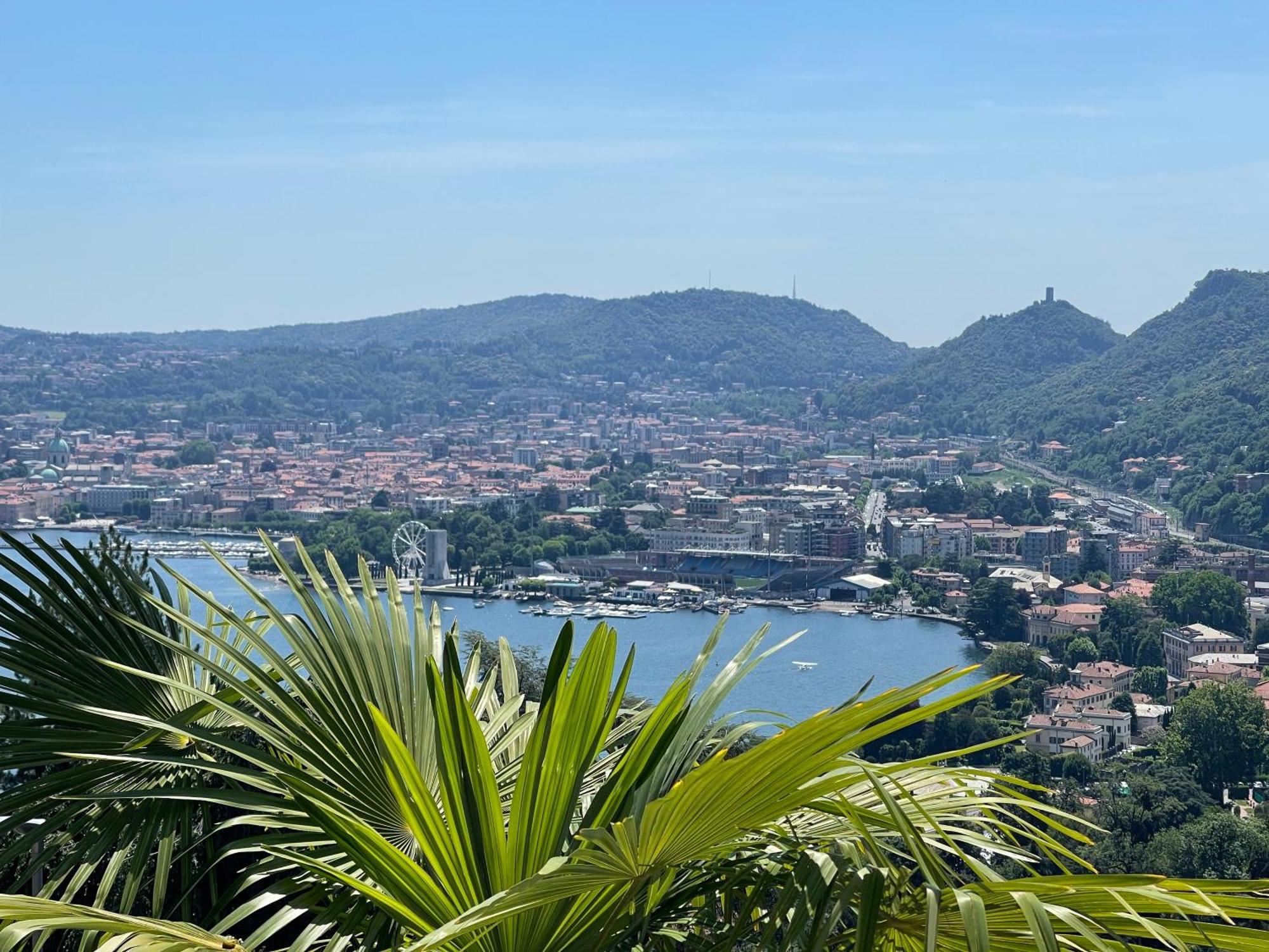 Portatorre Suite, A Charming Apartment In The Heart Of Como, Free Private Parking, Air Conditioning & More! Εξωτερικό φωτογραφία